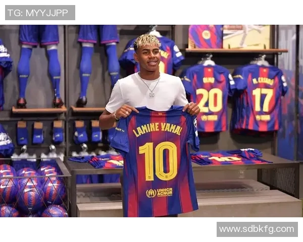 足球明星12号球员的传奇故事与背后不为人知的奋斗历程